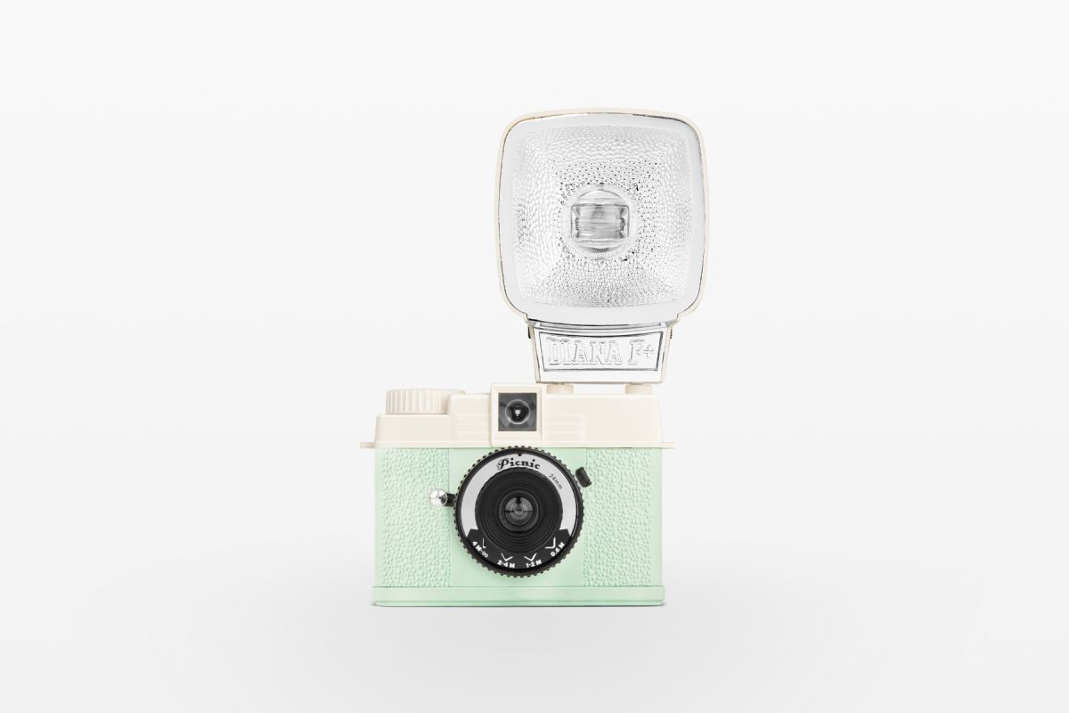 Lomography Lomourette Half-frame Picnic Edition Camera